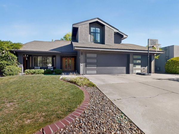 8709 Canyon Run Road NE, Albuquerque, NM 87111