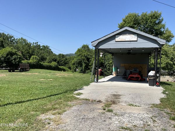 233 Morning Drive, Harriman, TN 37748