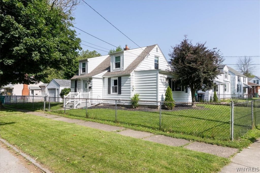 8116 Lindbergh Avenue, Niagara Falls, NY 14304 Main Photo