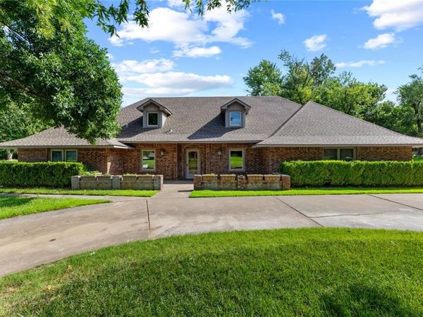 2442 Edgewood Drive, Enid, OK 73703