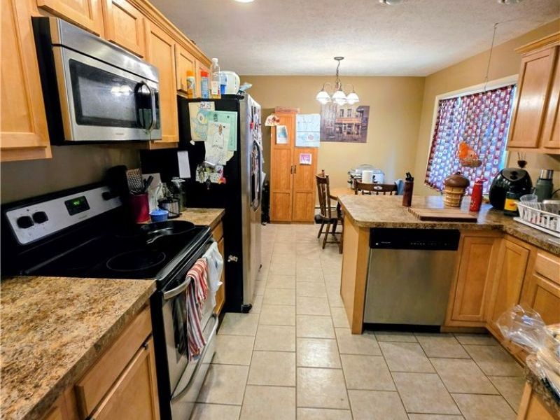 1585 Kingsley Avenue, Akron, OH 44313 Photo 2