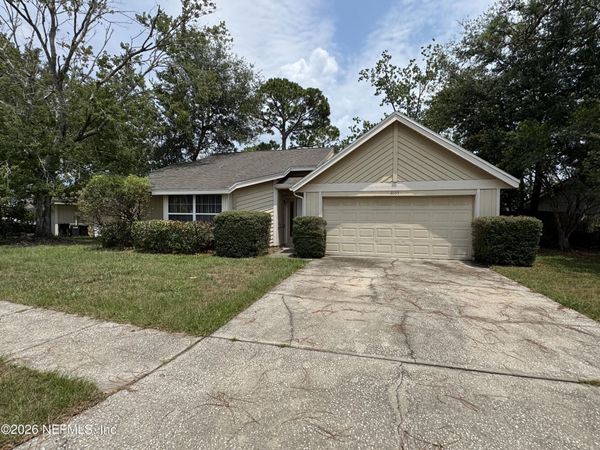 8055 CREEDMOOR Drive, Jacksonville, FL 32244