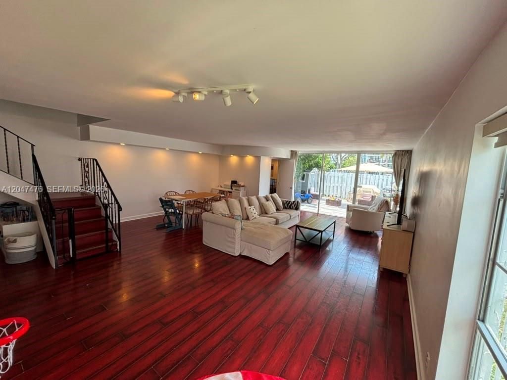 926 NE 27th Ave, Unit 926, Hallandale Beach, FL 33009 Photo