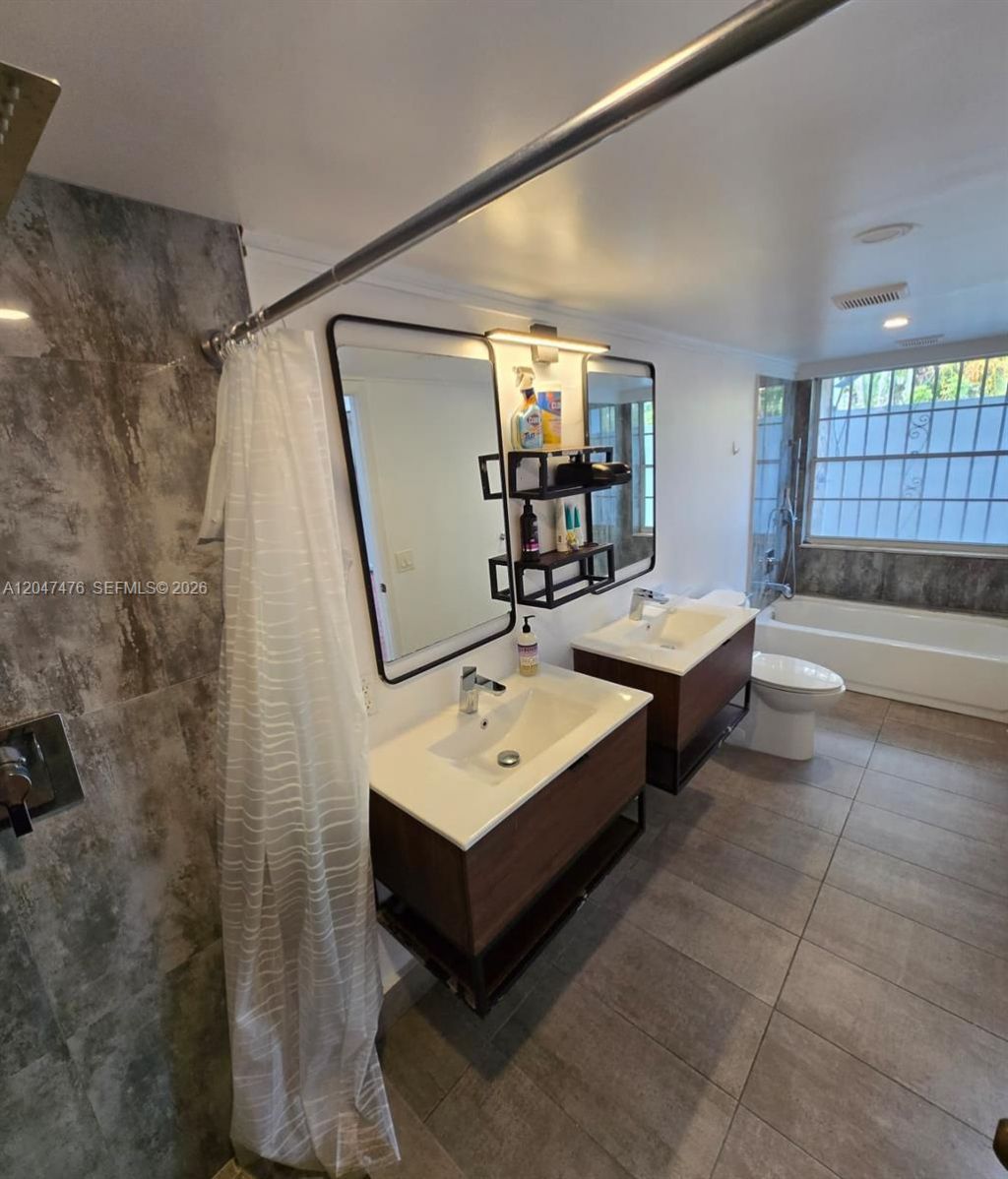 926 NE 27th Ave, Unit 926, Hallandale Beach, FL 33009 Photo