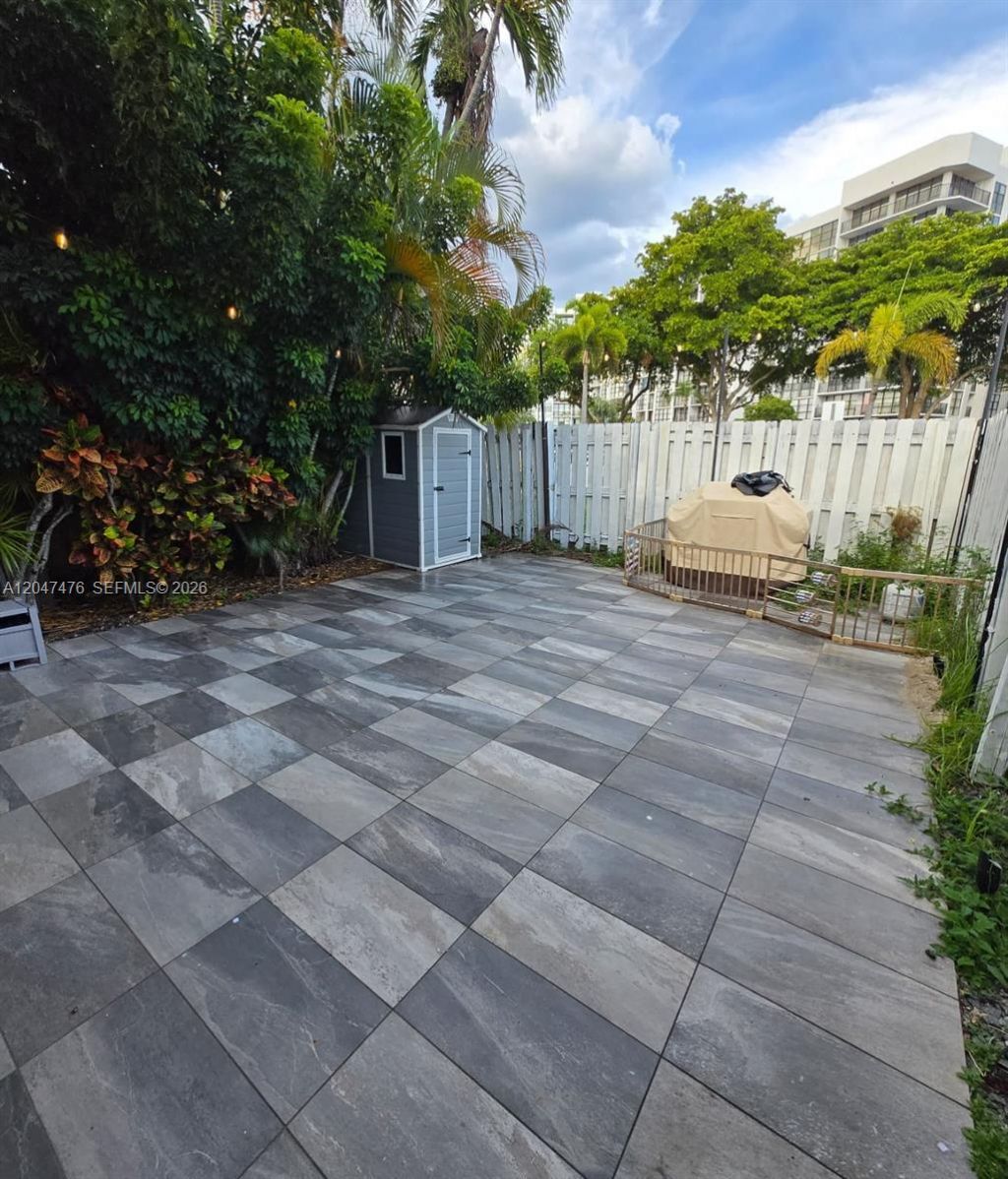 926 NE 27th Ave, Unit 926, Hallandale Beach, FL 33009 Photo
