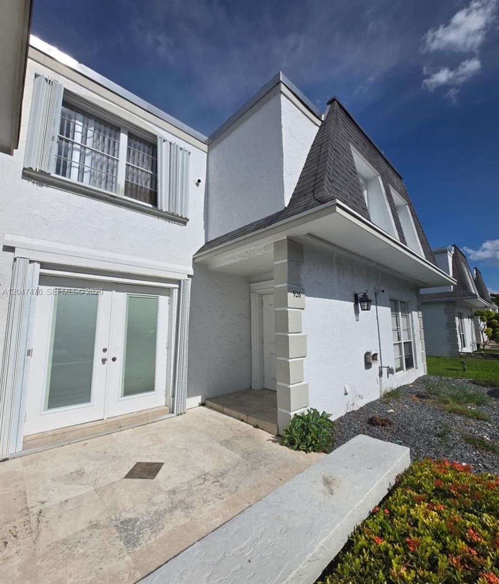 926 NE 27th Ave, Unit 926, Hallandale Beach, FL 33009 Photo