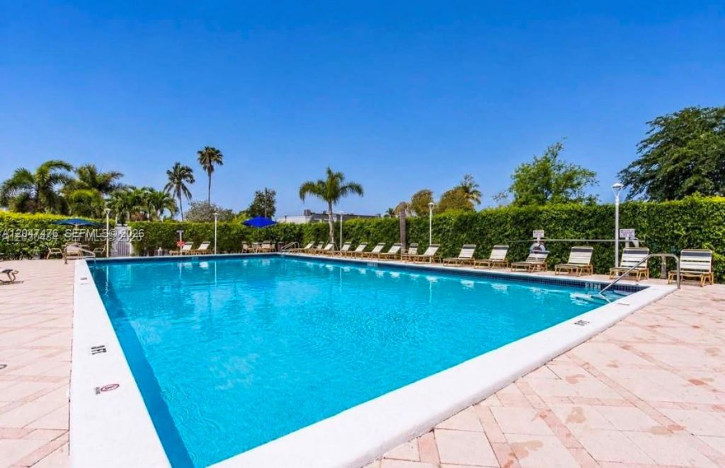 926 NE 27th Ave, Unit 926, Hallandale Beach, FL 33009 Photo