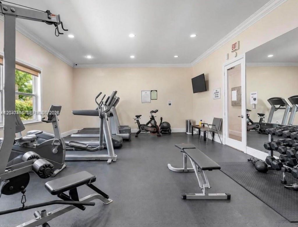 926 NE 27th Ave, Unit 926, Hallandale Beach, FL 33009 Photo