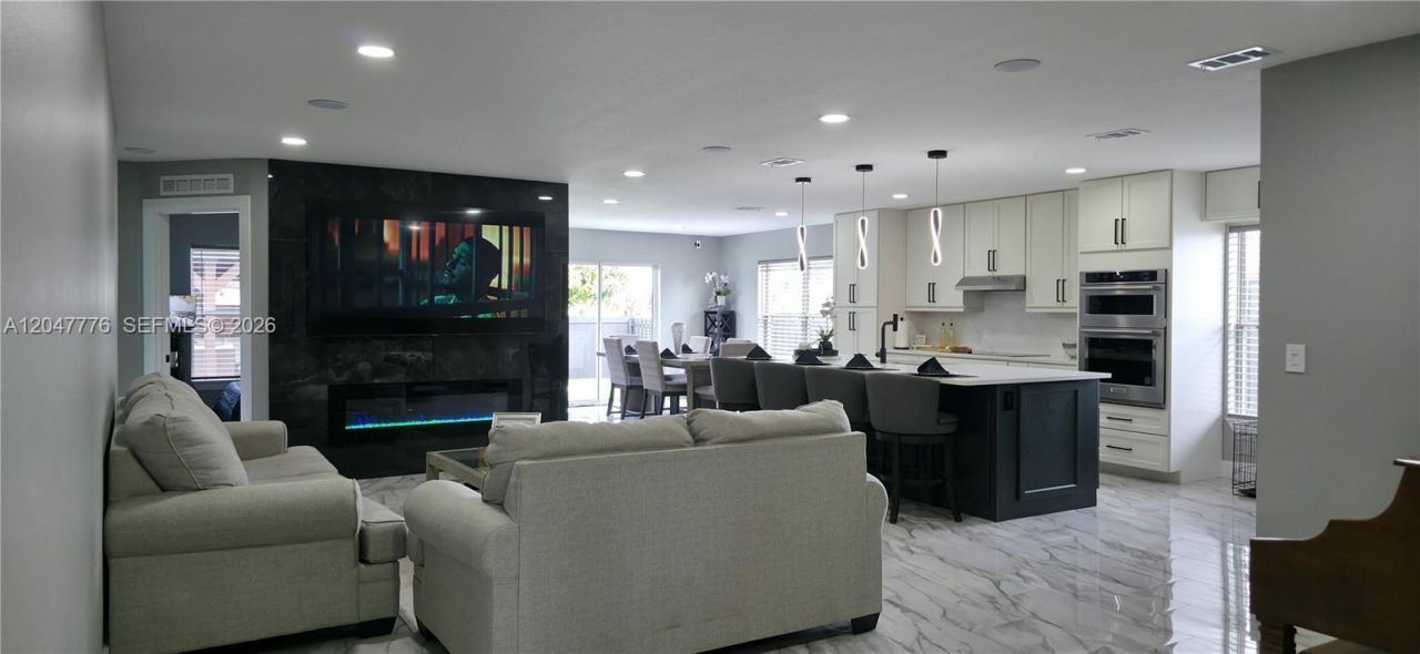 2037 SW Aquarius Ln, Port Saint Lucie, FL 34984 Photo