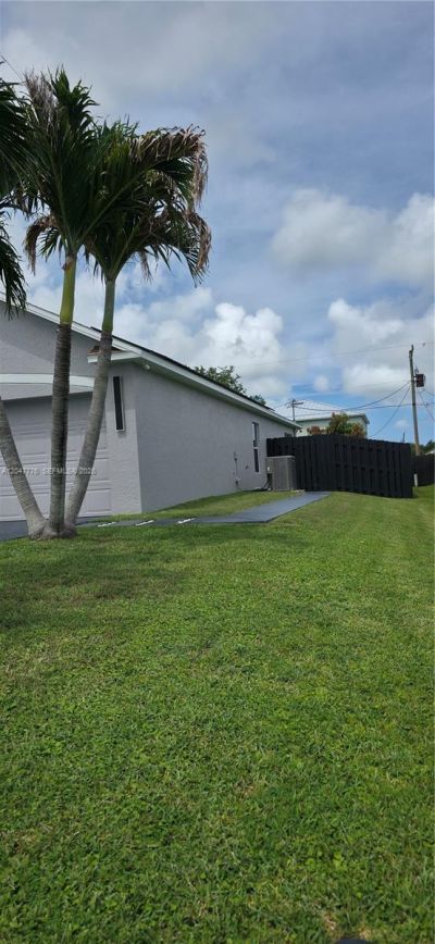 2037 SW Aquarius Ln, Port Saint Lucie, FL 34984 Photo