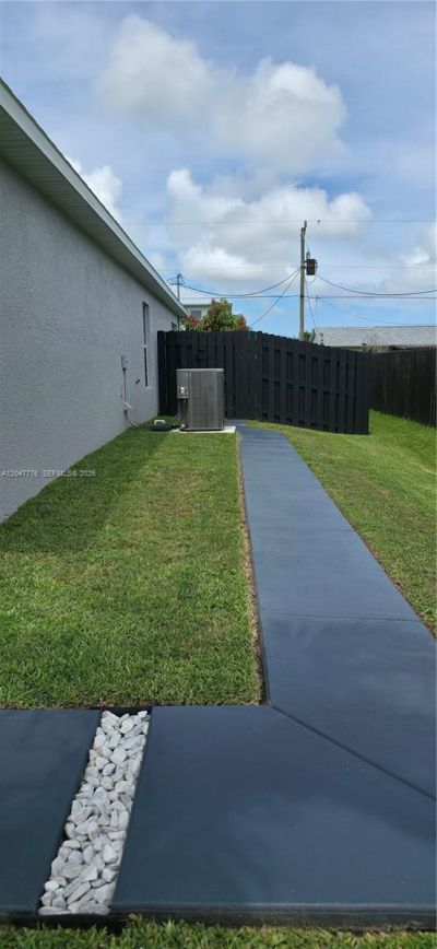 2037 SW Aquarius Ln, Port Saint Lucie, FL 34984 Photo