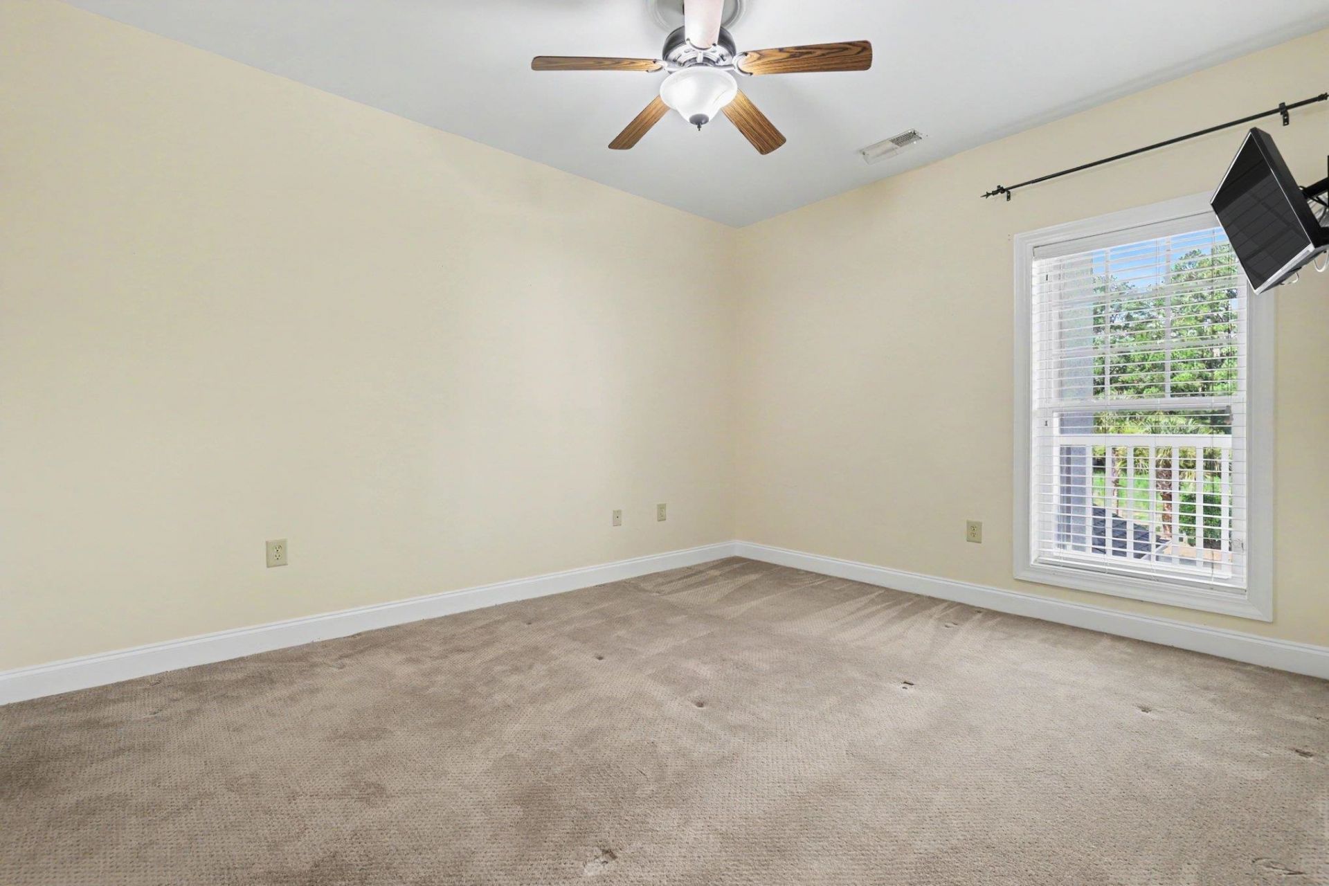 1025 World Tour Blvd. Photo 13