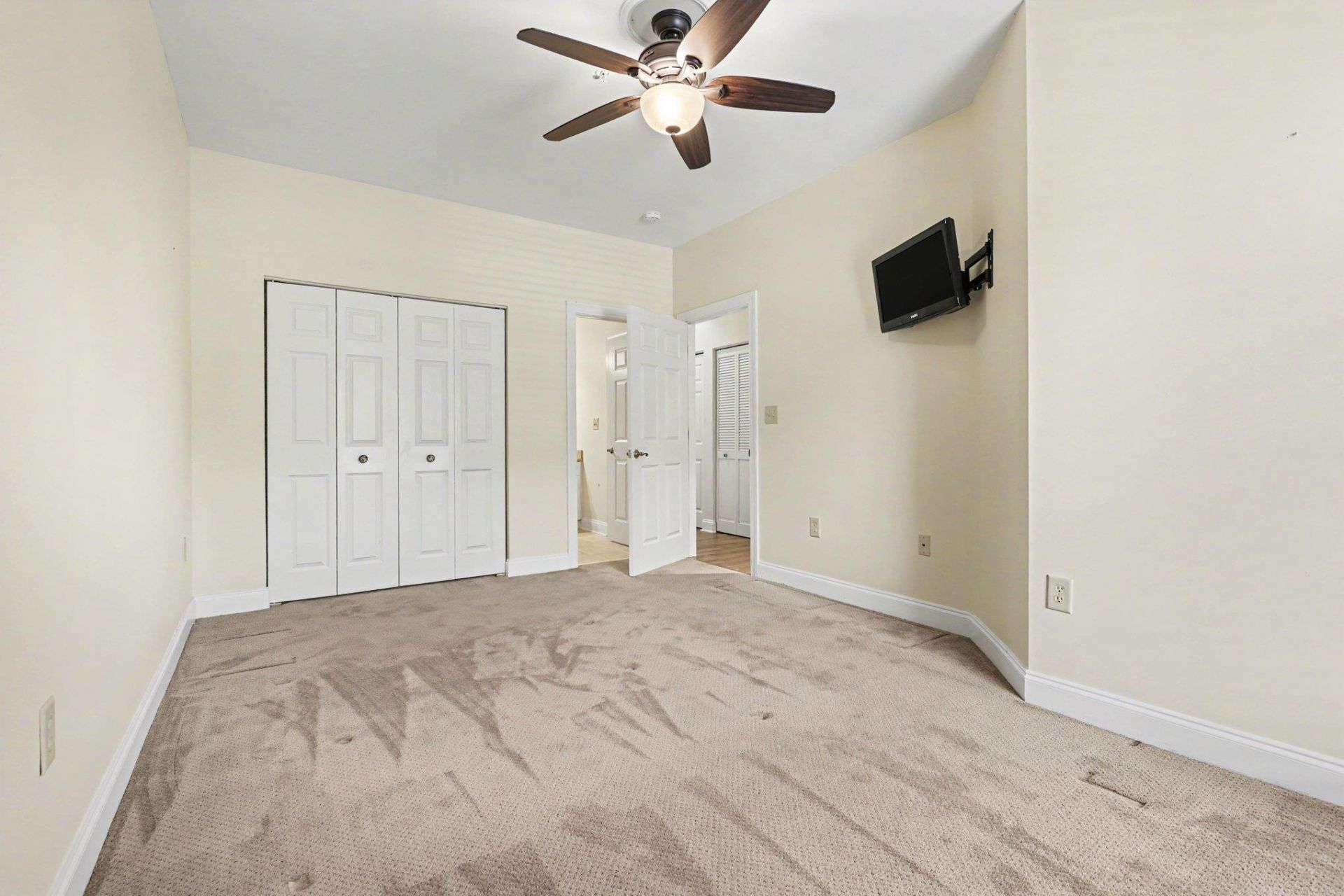 1025 World Tour Blvd. Photo 18