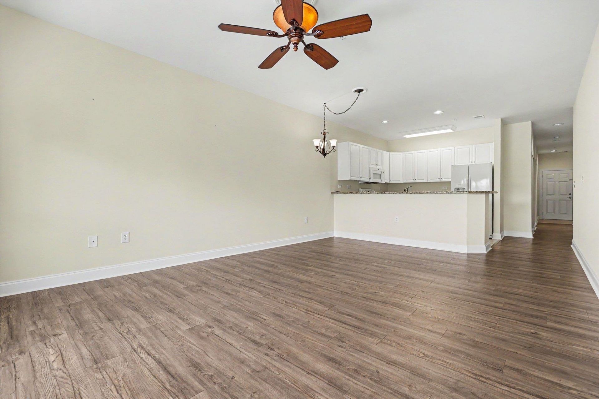 1025 World Tour Blvd. Photo 9