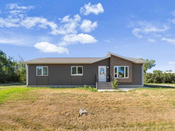 402 S B AVE, New Underwood, SD 57761