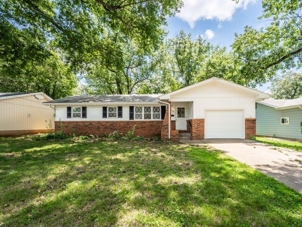 304 E Broadmoor Street , Springfield, MO 65807