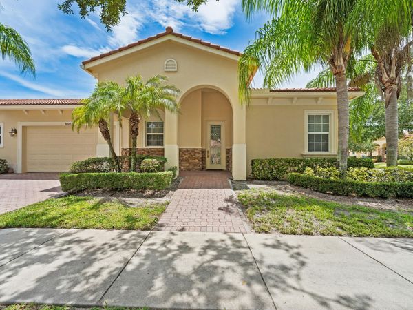 10117 SW Canossa Way, Port St. Lucie, FL 34986