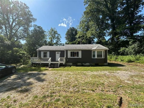 912 S 11th Street , Belleville, IL 62226