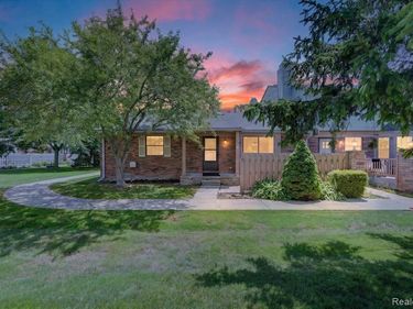 43628 W Arbor Way Drive, CANTON, MI 48188