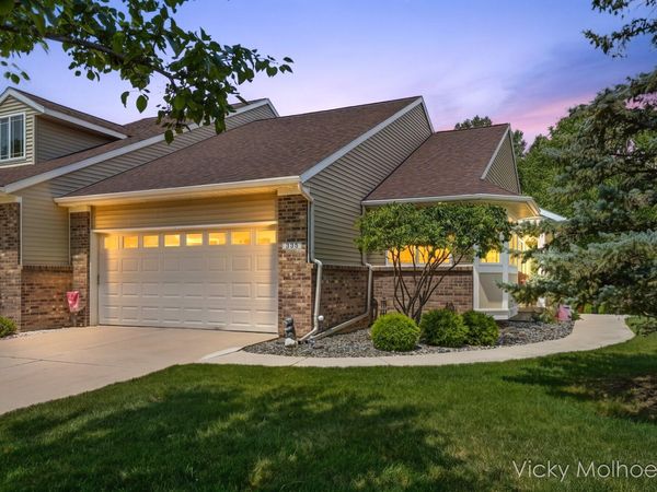 335 E North Street, Hastings, MI 49058