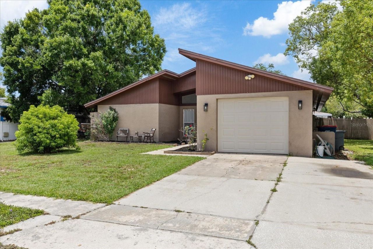 5653 Lima Drive , Holiday, FL 34690 Photo