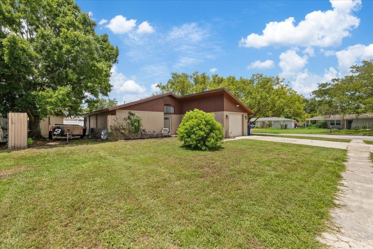 5653 Lima Drive , Holiday, FL 34690 Photo