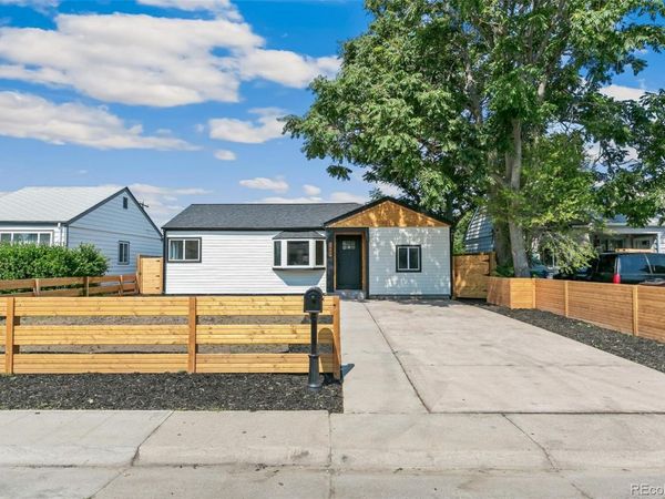 1657 Macon Street , Aurora, CO 80010
