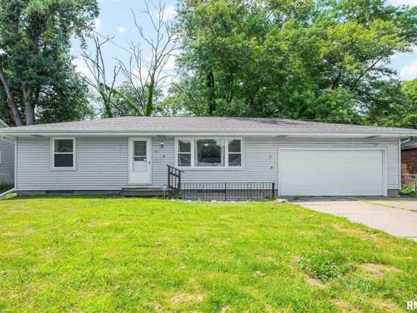 405 BIRD Avenue, Bartonville, IL 61607