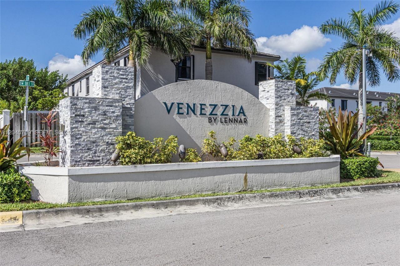 18102 SW 148th Rd , Miami, FL 33187 Photo