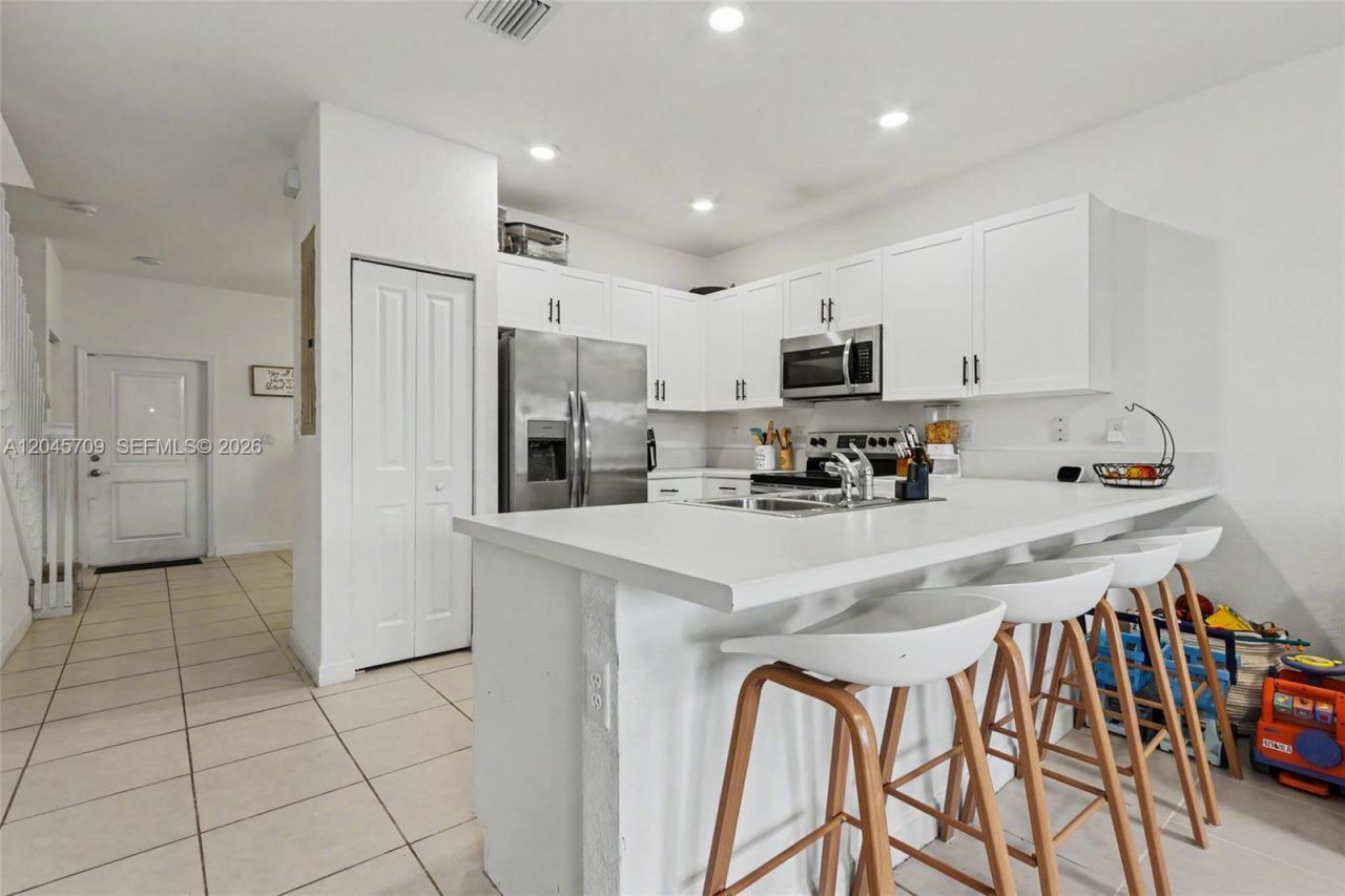 18102 SW 148th Rd , Miami, FL 33187 Photo