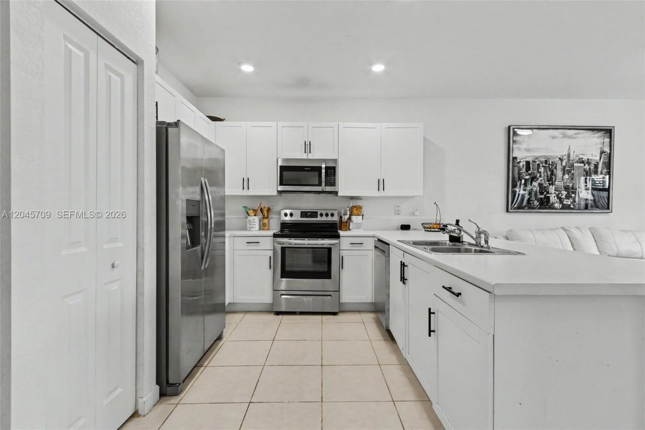 18102 SW 148th Rd , Miami, FL 33187 Photo
