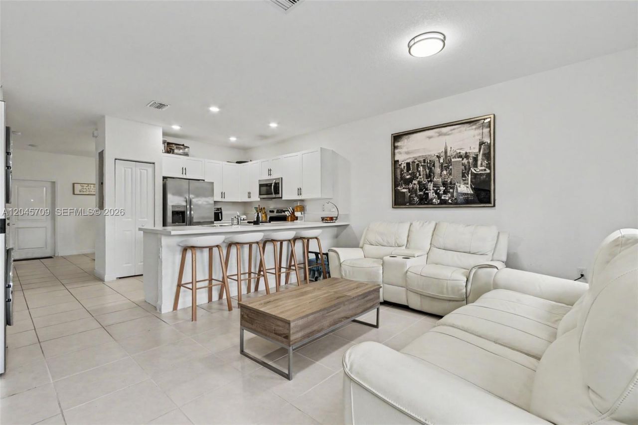 18102 SW 148th Rd , Miami, FL 33187 Photo