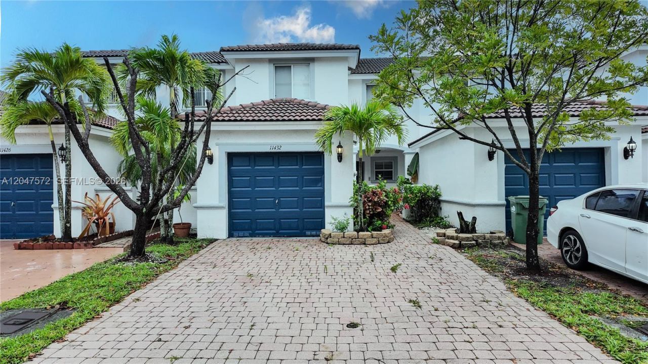 11432 NW 48th Ter, Doral, FL 33178 Main Photo