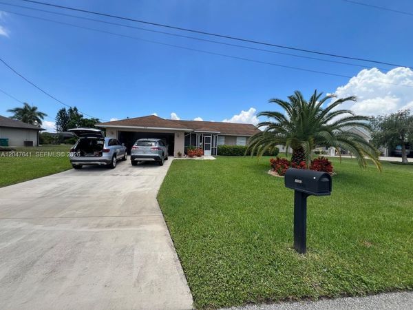 3207 SE 1st PL , Cape Coral, FL 33904