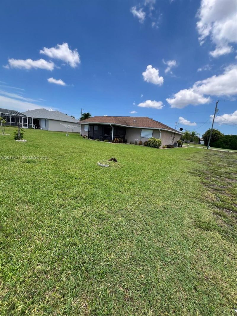 3207 SE 1st Pl , Cape Coral, FL 33904 Photo
