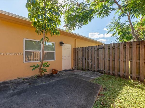 2621 SW 12th Ter, Unit B, Fort Lauderdale, FL 33315