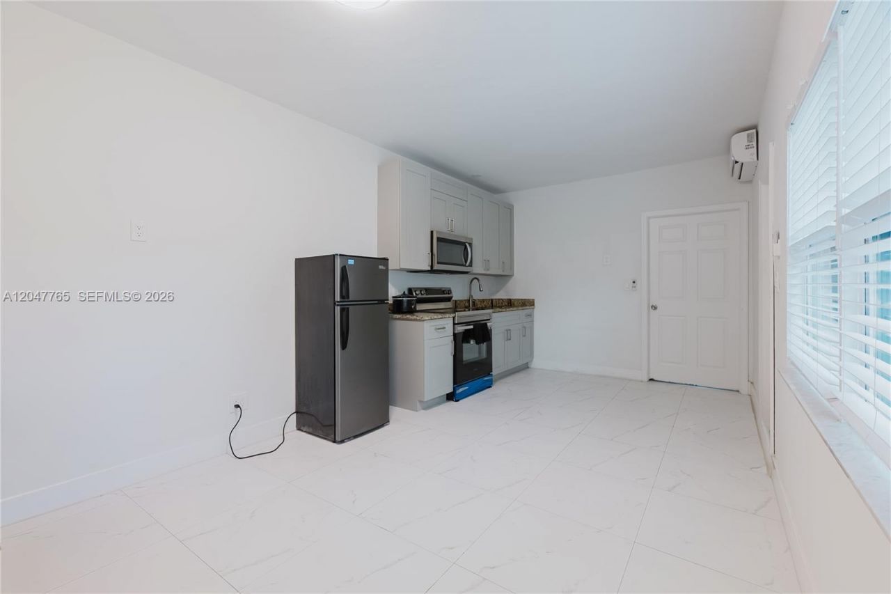 2621 SW 12th Ter, Unit B, Fort Lauderdale, FL 33315 Photo