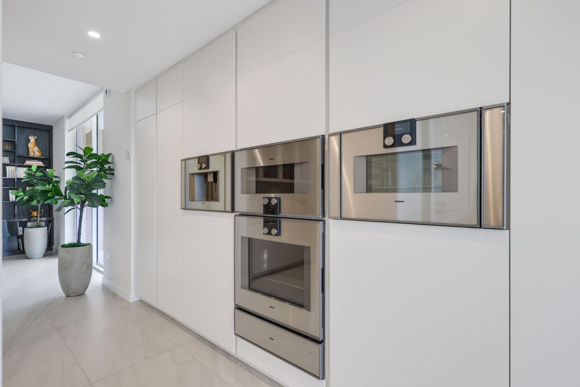 210 SE Mizner Boulevard, Unit 301, Boca Raton, FL 33432 Photo
