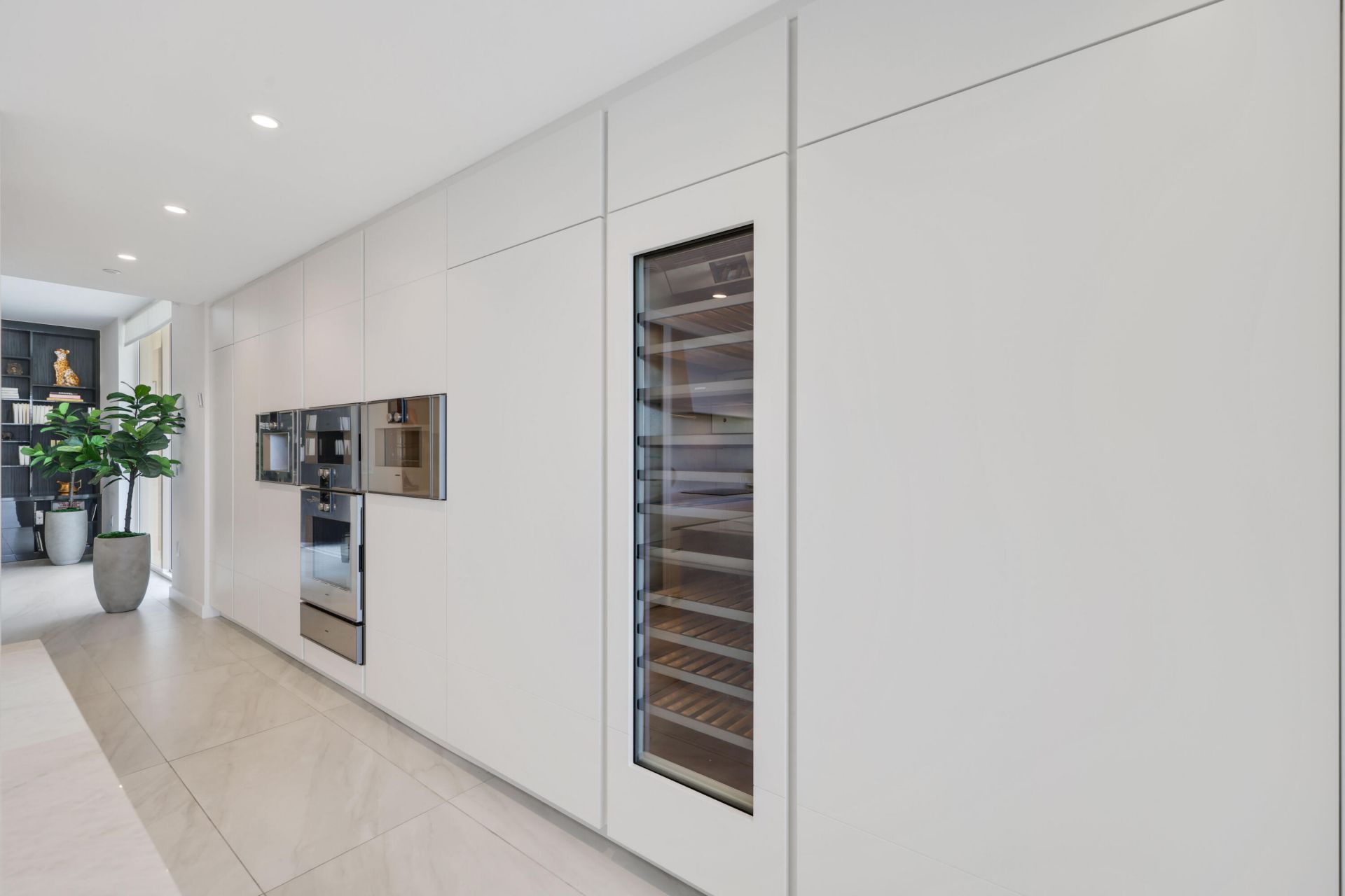 210 SE Mizner Boulevard, Unit 301, Boca Raton, FL 33432 Photo