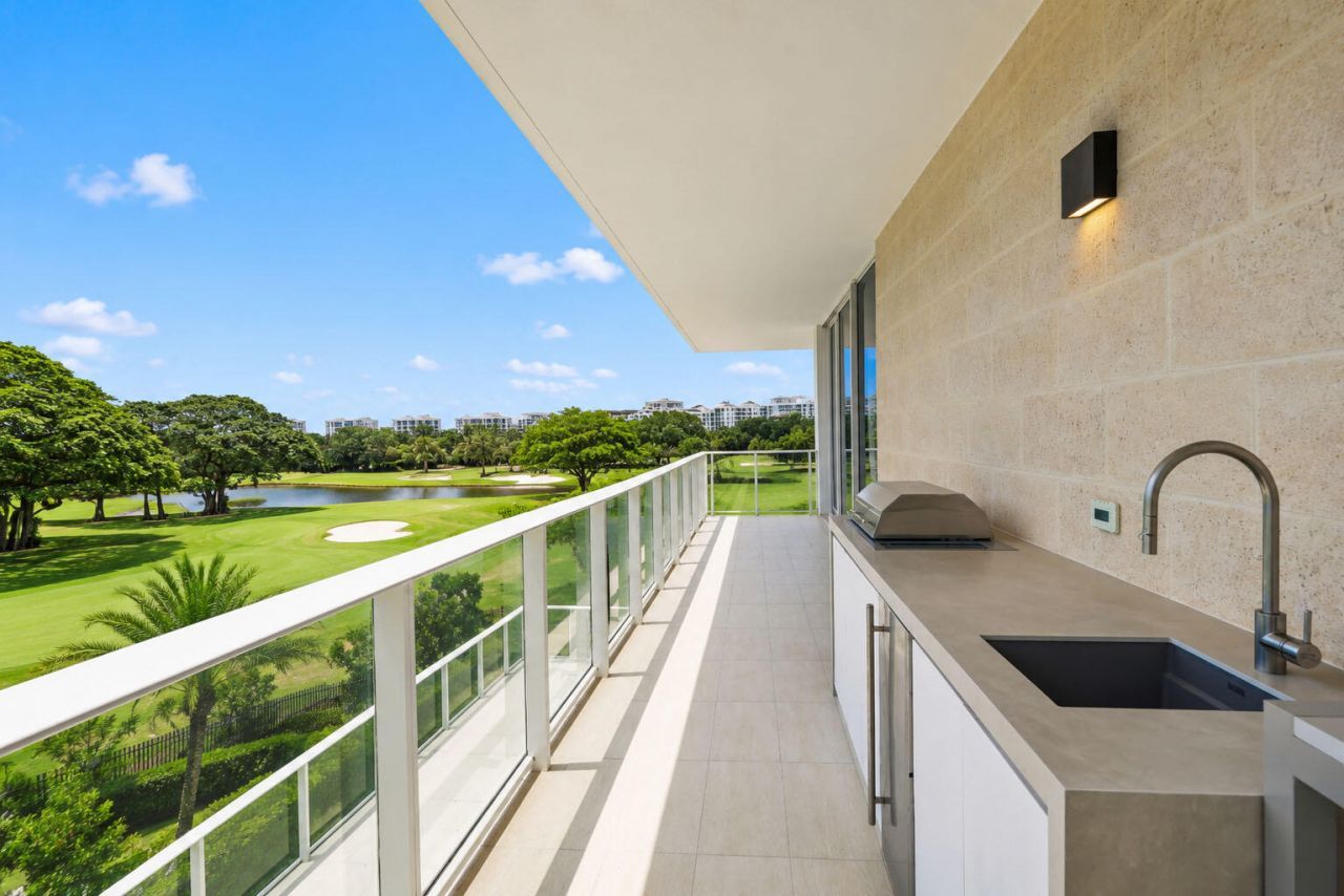 210 SE Mizner Boulevard, Unit 301, Boca Raton, FL 33432 Photo