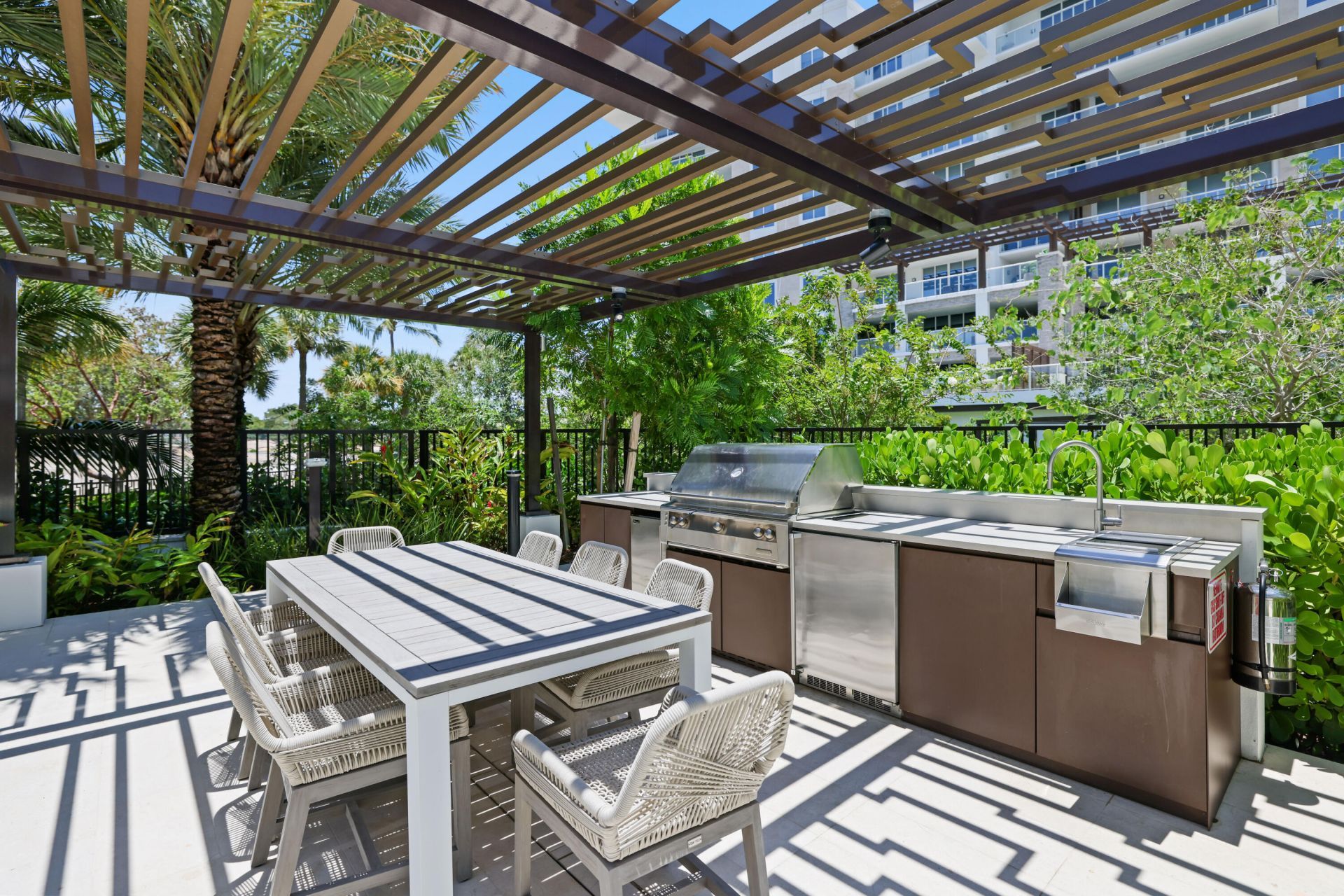 210 SE Mizner Boulevard, Unit 301, Boca Raton, FL 33432 Photo