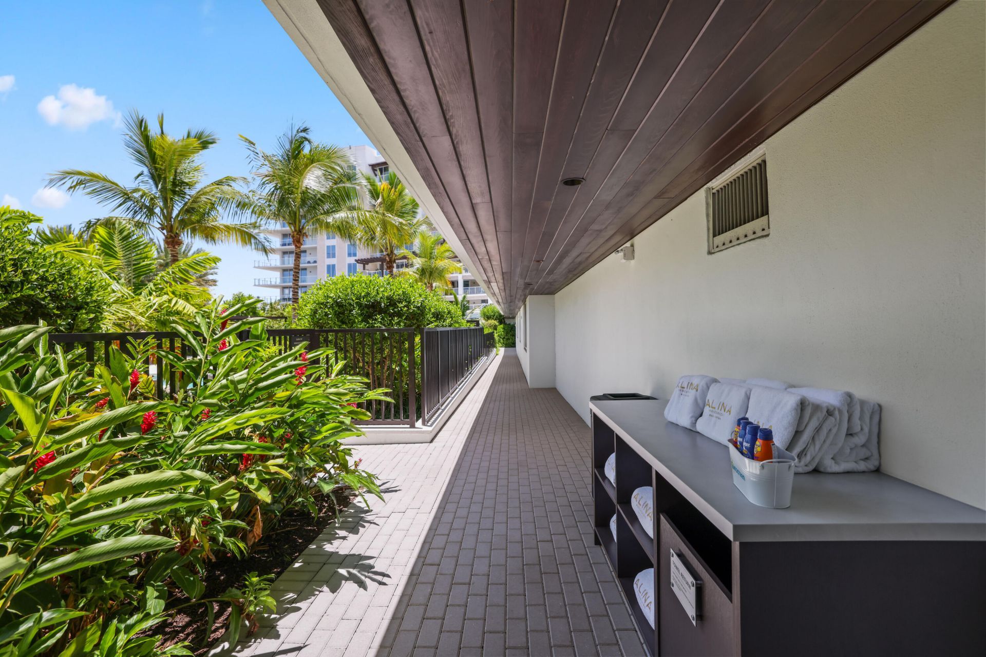 210 SE Mizner Boulevard, Unit 301, Boca Raton, FL 33432 Photo