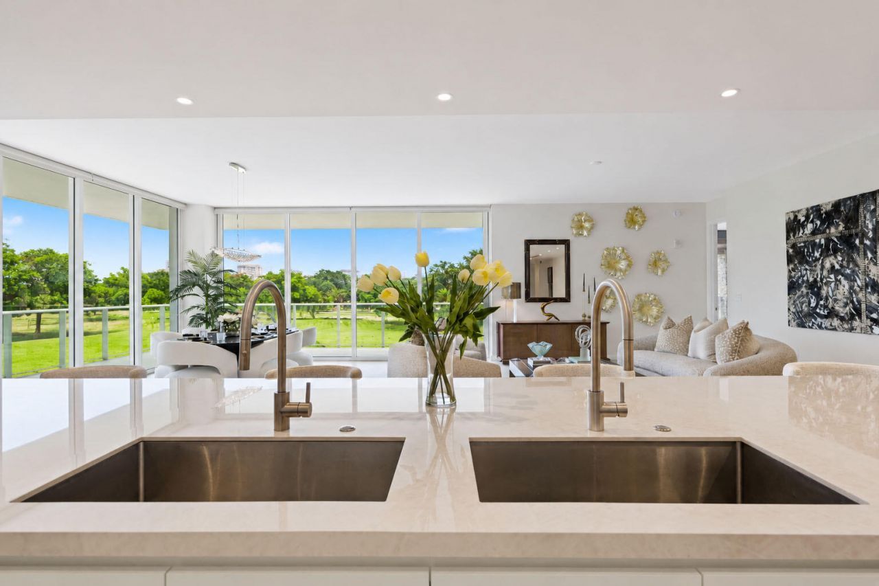 210 SE Mizner Boulevard, Unit 301, Boca Raton, FL 33432 Photo