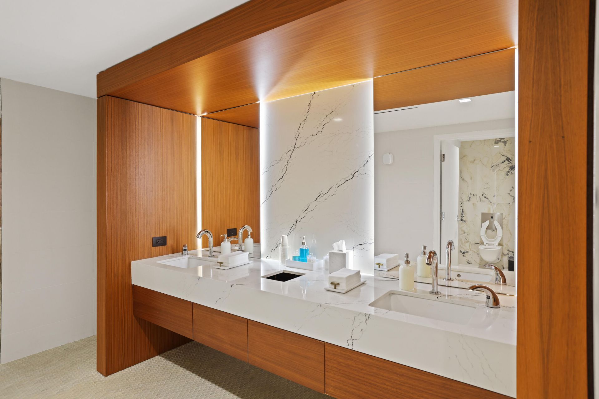 210 SE Mizner Boulevard, Unit 301, Boca Raton, FL 33432 Photo