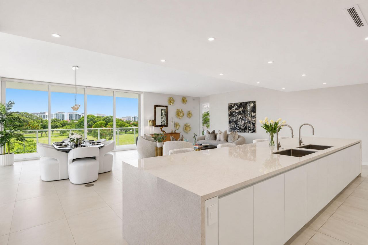 210 SE Mizner Boulevard, Unit 301, Boca Raton, FL 33432 Photo