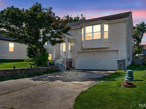 17 Kingspointe Court, St Peters, MO 63376