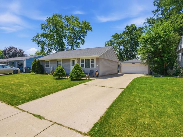 504 Rambler Lane , Streamwood, IL 60107