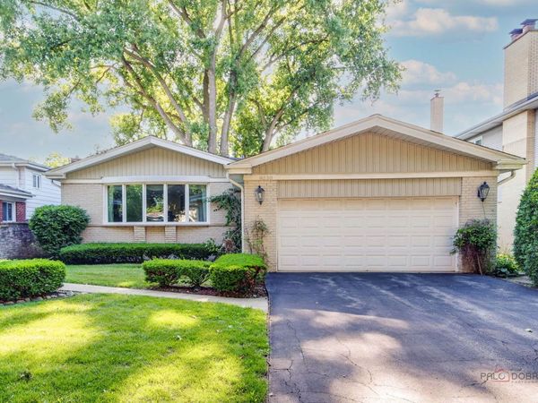 9230 N Major Avenue , Morton Grove, IL 60053