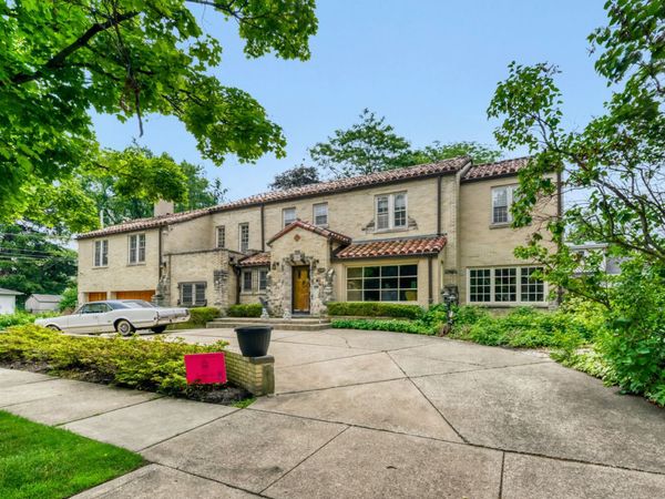 9101 S Hoyne Avenue, Chicago, IL 60643