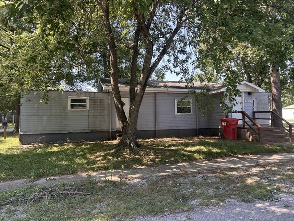 17016 Division Street , Logan, IL 62856